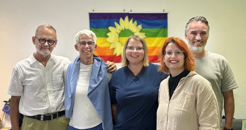 Gruppenfoto (v.l.n.r.) Prof. Dr. Joachim Volz, Ulle Schauws MdB, Elisabeth Körner, Sarah Gonschorek, Jan Hülsemann