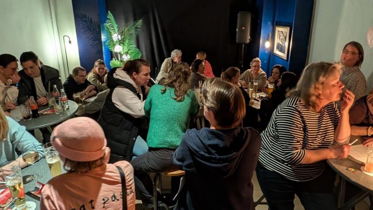 Kneipenquiz zum Weltfrauentag – Ein Abend voller Wissen, Spaß und Diskussion